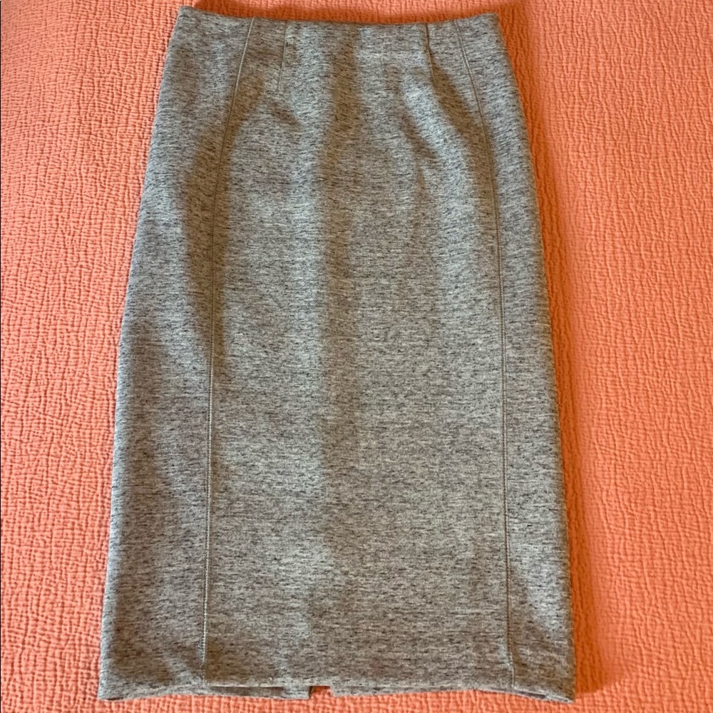 H&M gray body con knit pencil skirt